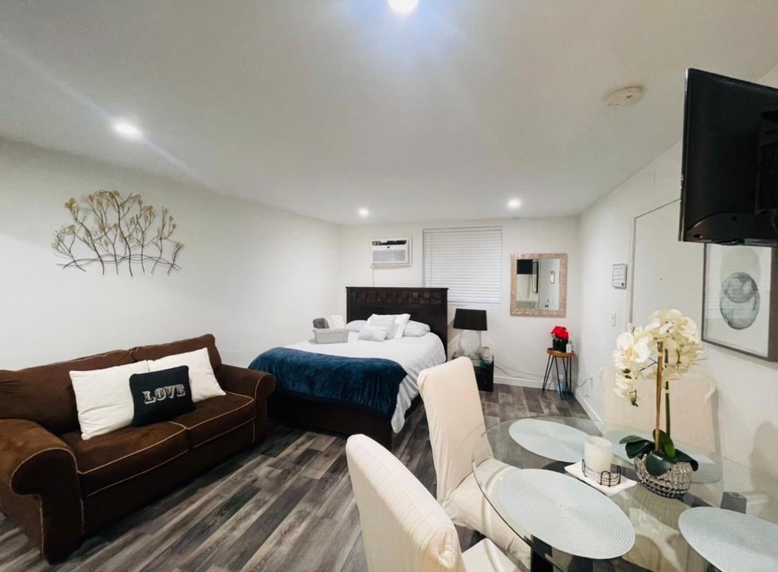 לוס אנג'לס Lovely Sherman Oaks Studio מראה חיצוני תמונה